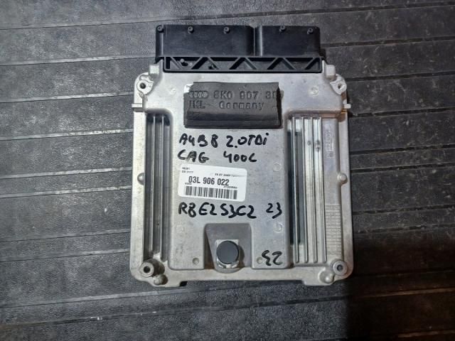 bontott AUDI A4 B8 Motorvezérlő