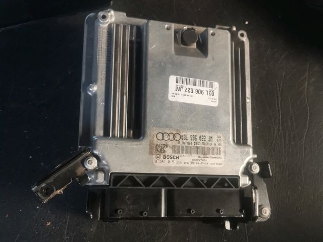bontott AUDI A4 B8 Motorvezérlő