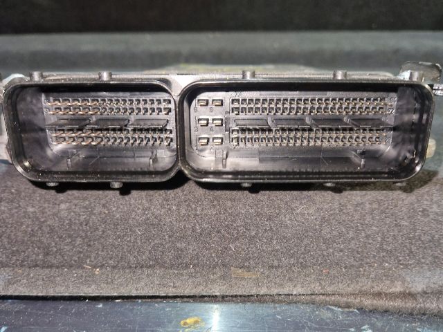 bontott AUDI A4 B8 Motorvezérlő