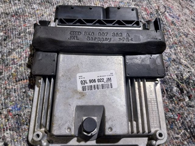 bontott AUDI A4 B8 Motorvezérlő