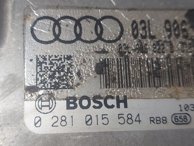 bontott AUDI A4 B8 Motorvezérlő