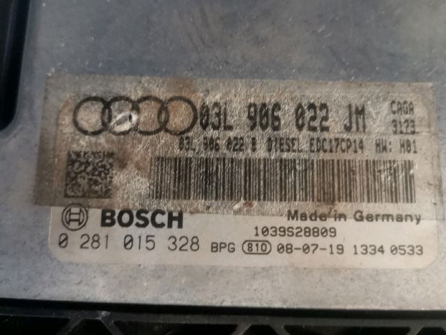 bontott AUDI A4 B8 Motorvezérlő