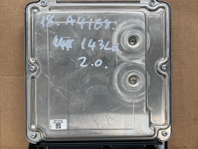 bontott AUDI A4 B8 Motorvezérlő