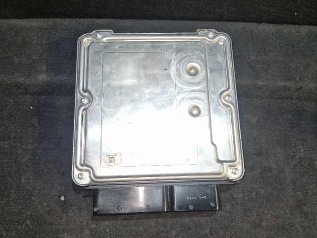 bontott AUDI A4 B8 Motorvezérlő