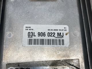 bontott AUDI A4 B8 Motorvezérlő