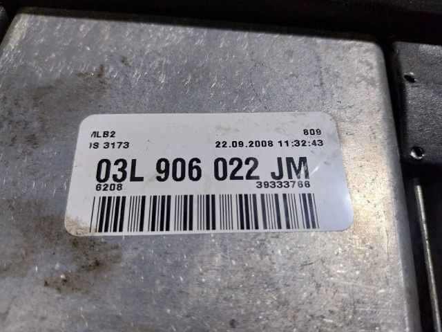 bontott AUDI A4 B8 Motorvezérlő