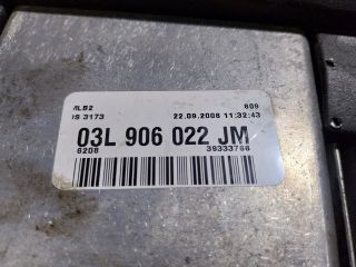 bontott AUDI A4 B8 Motorvezérlő