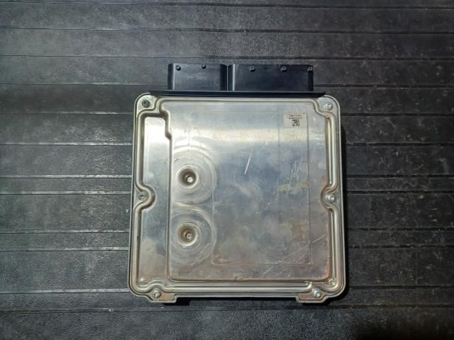 bontott AUDI A4 B8 Motorvezérlő