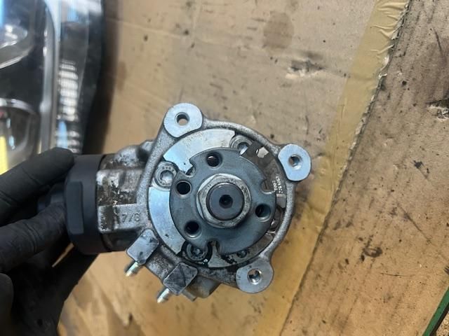 bontott AUDI A4 B8 Nagynyomású Szivattyú