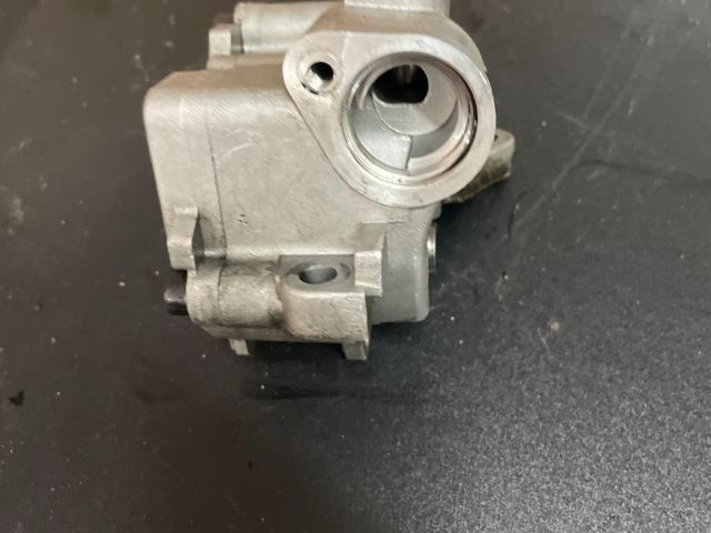 bontott AUDI A4 B8 Olajszivattyú