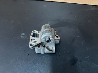 bontott AUDI A4 B8 Olajszivattyú