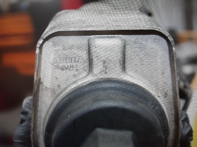 bontott AUDI A4 B8 Olajszűrő Ház