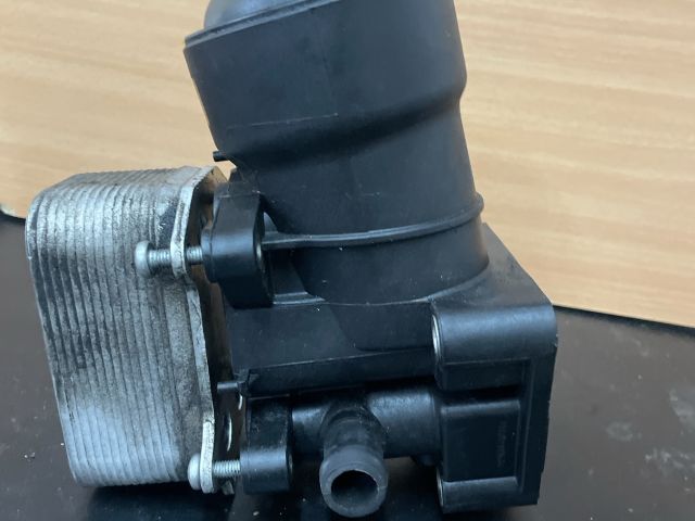 bontott AUDI A4 B8 Olajszűrő Ház