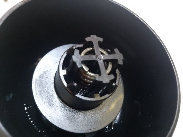 bontott AUDI A4 B8 Olajszűrő Kupak