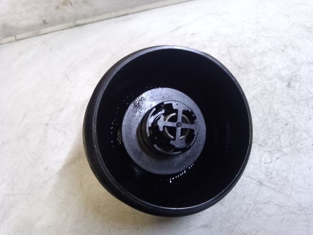 bontott AUDI A4 B8 Olajszűrő Kupak