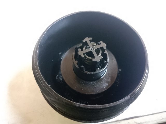 bontott AUDI A4 B8 Olajszűrő Kupak