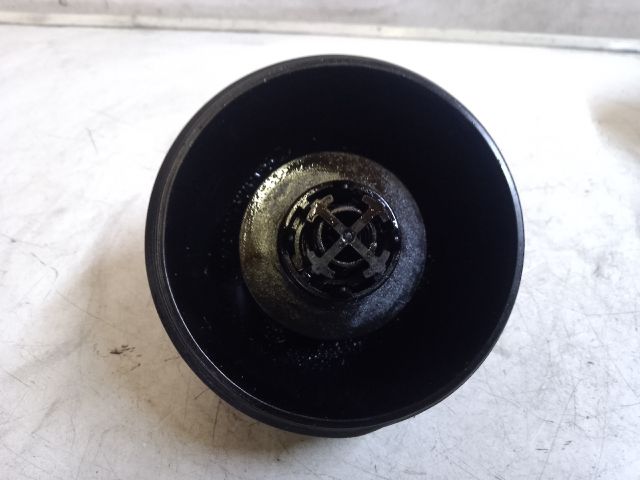 bontott AUDI A4 B8 Olajszűrő Kupak