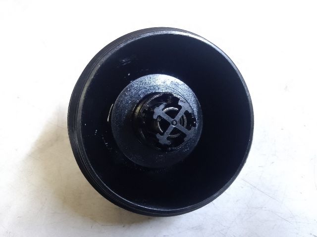 bontott AUDI A4 B8 Olajszűrő Kupak