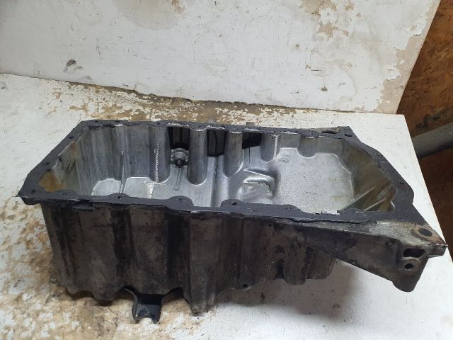 bontott AUDI A4 B8 Olajteknő