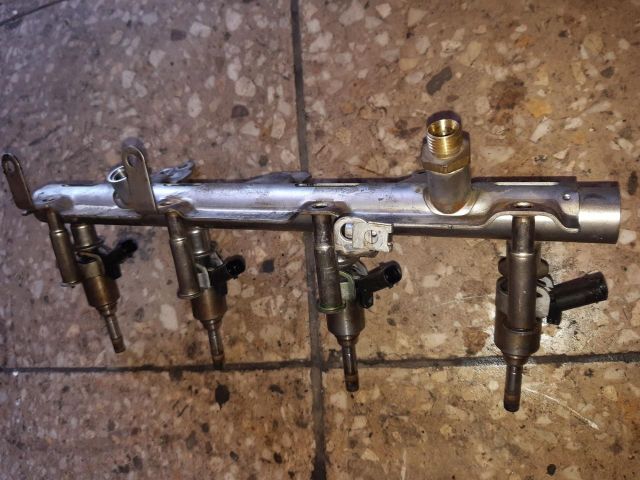 bontott AUDI A4 B8 Porlasztó Sor / Híd