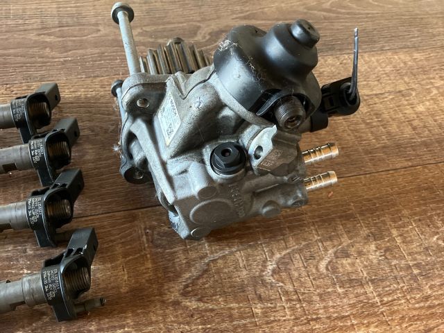 bontott AUDI A4 B8 Porlasztó Sor / Híd