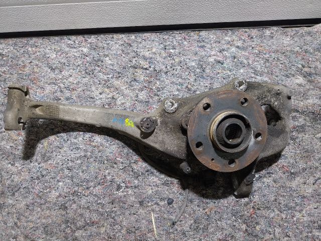 bontott AUDI A4 B8 Bal első Csonkállvány