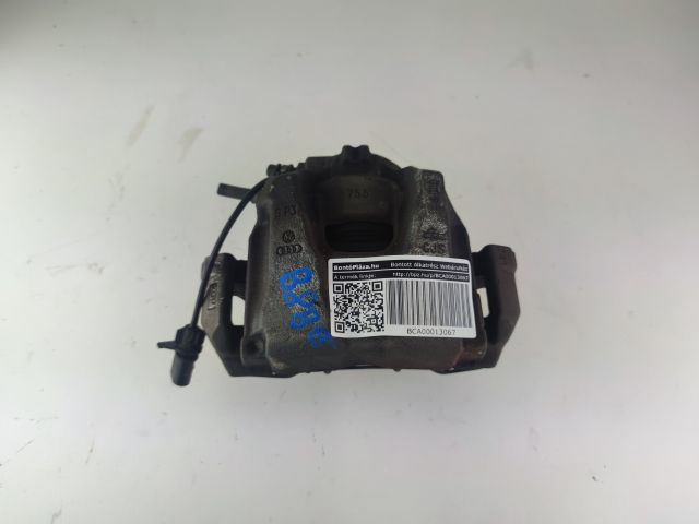 bontott AUDI A4 B8 Bal első Féknyereg Munkahengerrel