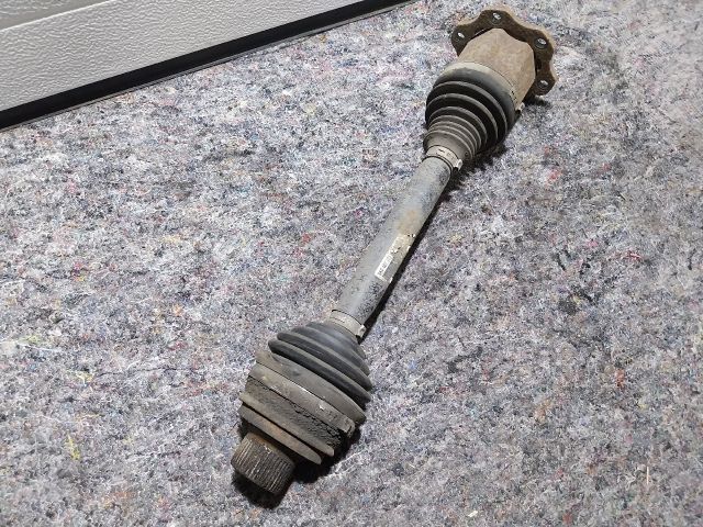 bontott AUDI A4 B8 Bal Féltengely