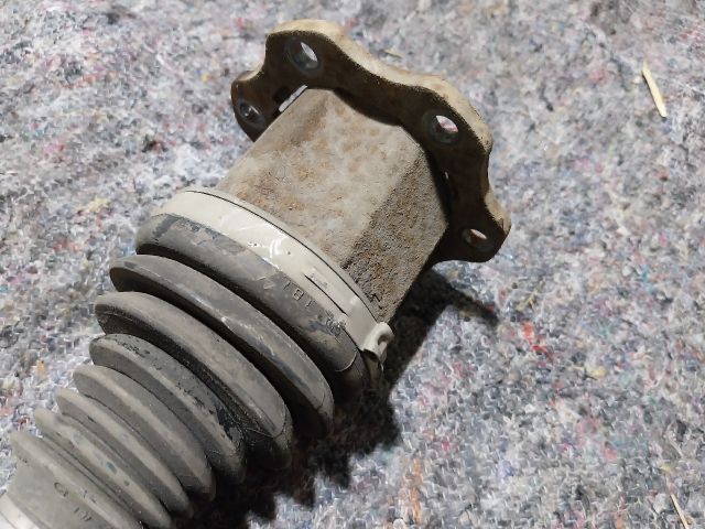 bontott AUDI A4 B8 Bal Féltengely