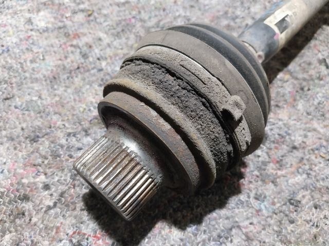 bontott AUDI A4 B8 Bal Féltengely