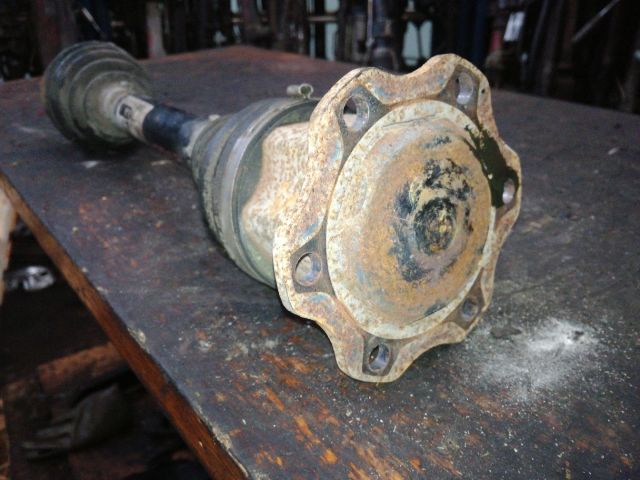 bontott AUDI A4 B8 Bal Féltengely