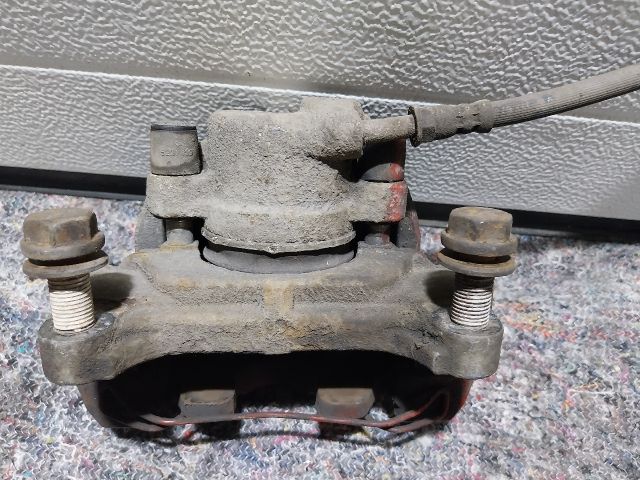 bontott AUDI A4 B8 Bal hátsó Féknyereg Munkahengerrel