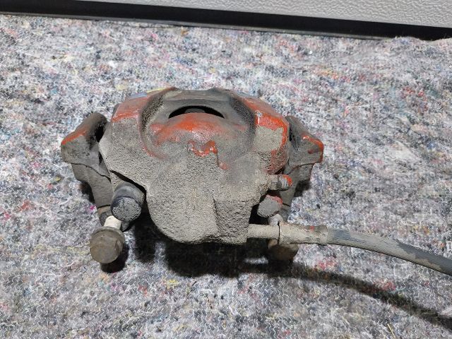 bontott AUDI A4 B8 Bal hátsó Féknyereg Munkahengerrel