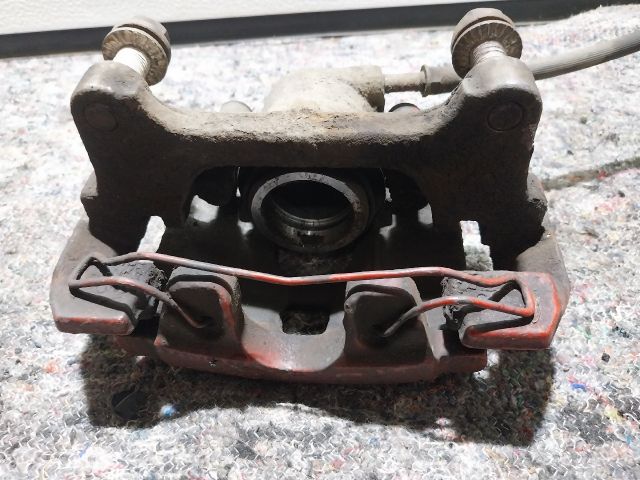 bontott AUDI A4 B8 Bal hátsó Féknyereg Munkahengerrel