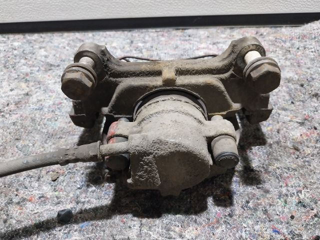 bontott AUDI A4 B8 Bal hátsó Féknyereg Munkahengerrel