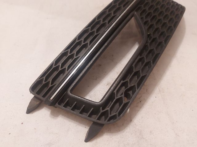 bontott AUDI A4 B8 Bal Ködlámpa Rács