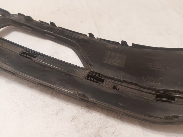 bontott AUDI A4 B8 Bal Ködlámpa Rács