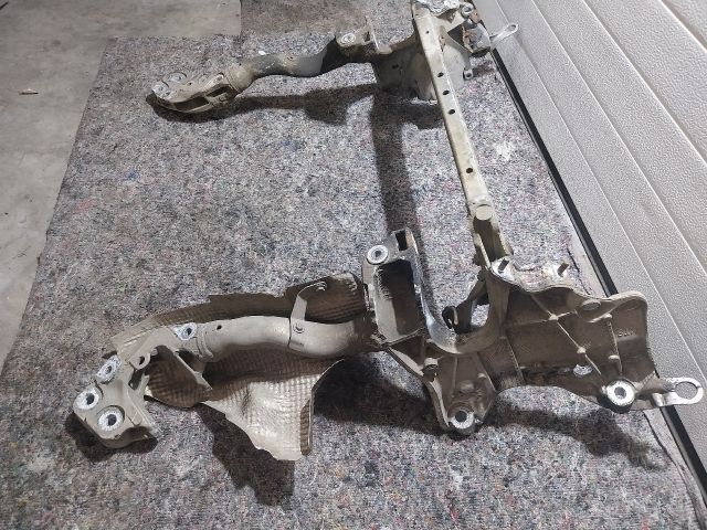 bontott AUDI A4 B8 Első Bölcső