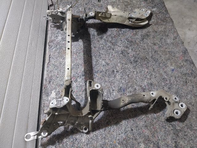 bontott AUDI A4 B8 Első Bölcső