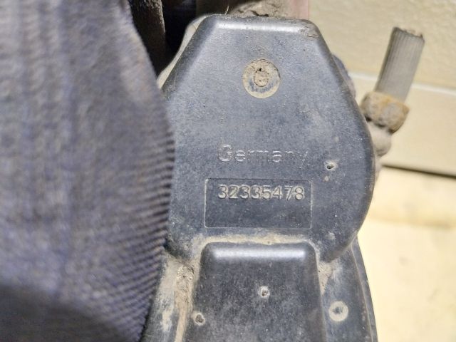 bontott AUDI A4 B8 Jobb hátsó Féknyereg Munkahengerrel