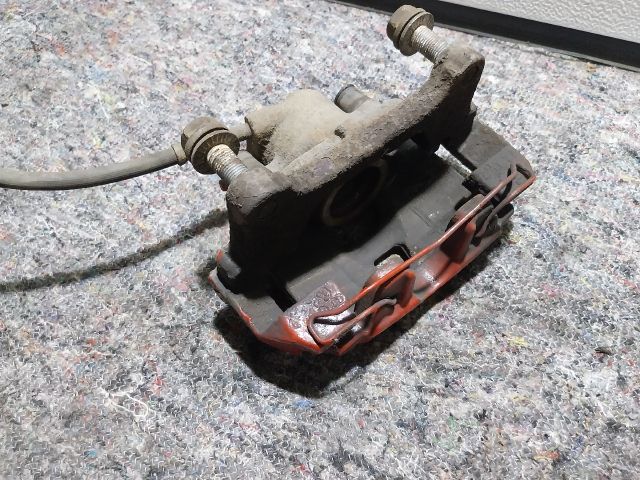 bontott AUDI A4 B8 Jobb hátsó Féknyereg Munkahengerrel