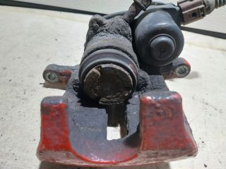 bontott AUDI A4 B8 Jobb hátsó Féknyereg Munkahengerrel