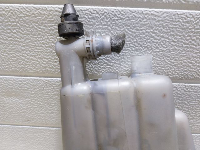 bontott AUDI A4 B8 Kiegyenlítő Tartály