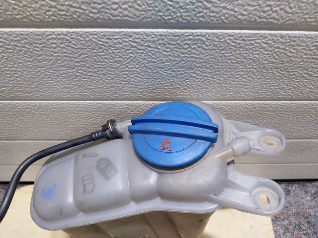 bontott AUDI A4 B8 Kiegyenlítő Tartály