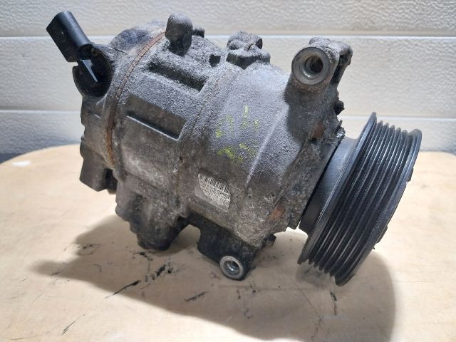 bontott AUDI A4 B8 Klímakompresszor