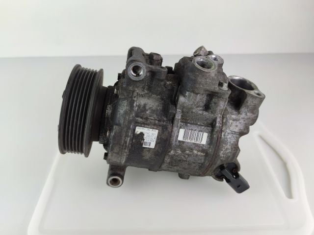 bontott AUDI A4 B8 Klímakompresszor