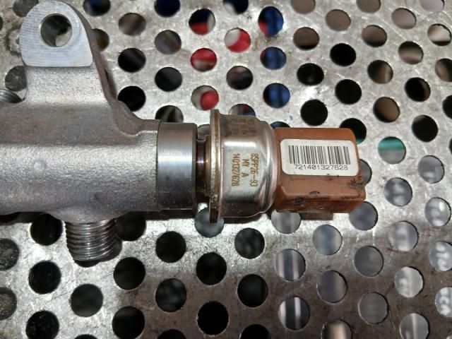 bontott AUDI A4 B8 Közösnyomócső