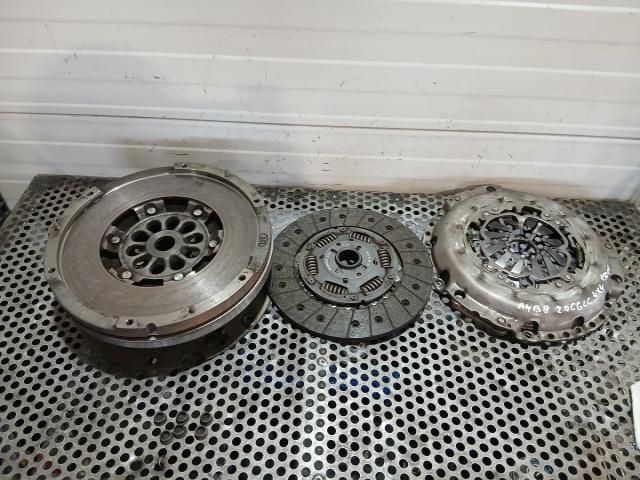 bontott AUDI A4 B8 Kuplung Szett (Szerkezet, Tárcsa)
