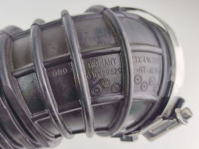 bontott AUDI A4 B8 Légbeömlő Cső