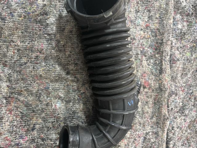 bontott AUDI A4 B8 Légbeömlő Cső